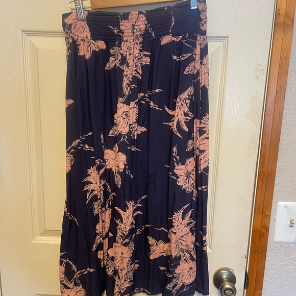 Roxy Medium midi skirt - Picture 3 of 3